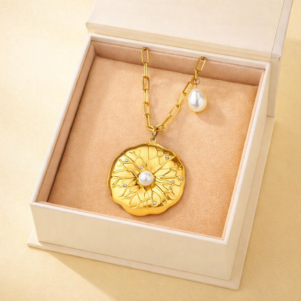 18K gold plated chain with flower Pearl Pendant