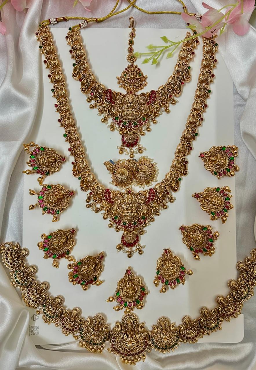 Divine Lakshmi Rental Set