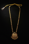 Luxury Gold Necklace – Premium Display