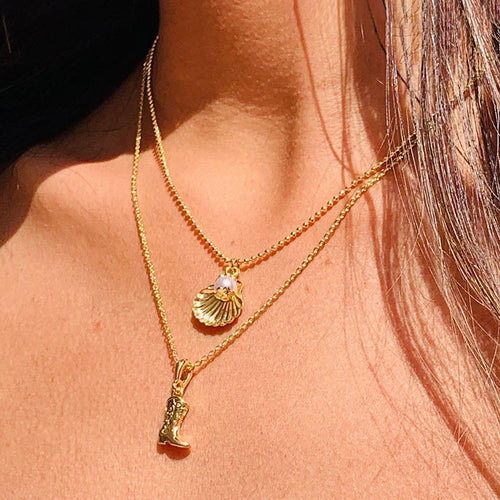 18K gold plated 2-layer chain with seashell and cowgirl shoe pendant